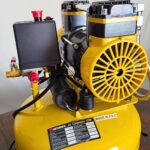 کمپرسور ایستاده اینتیمکس مدل 13707 ظرفیت ۱۵ لیتر بدون روغن سایلنت