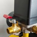 کمپرسور ایستاده اینتیمکس مدل 13707 ظرفیت ۱۵ لیتر بدون روغن سایلنت